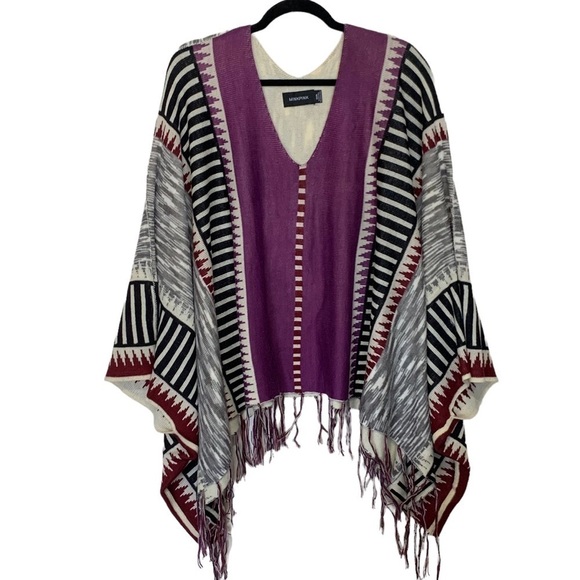 minkpink RevolveTribe Wars Knit Poncho Gray and Fuchsia One Size - Picture 3 of 8